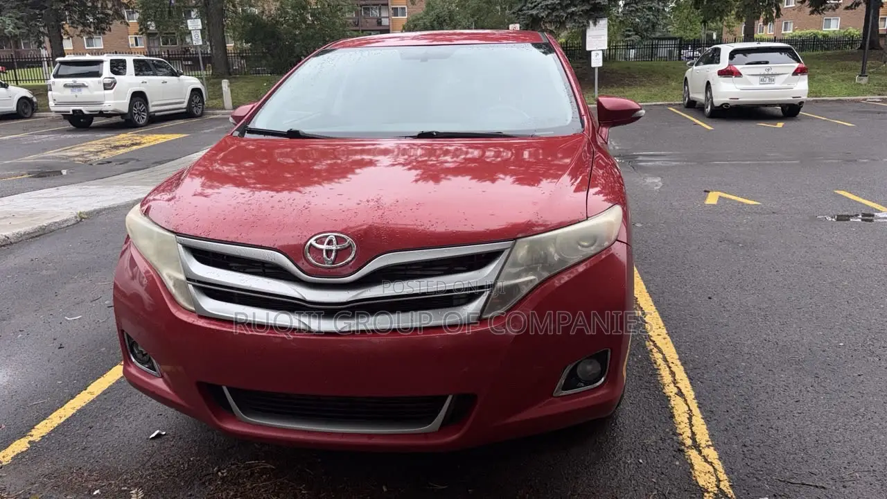 Toyota Venza LE AWD V6 2013 Red