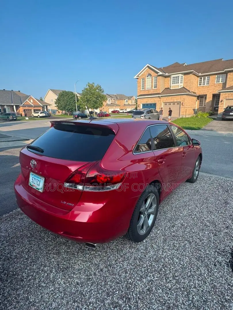 Toyota Venza LE AWD V6 2013 Red