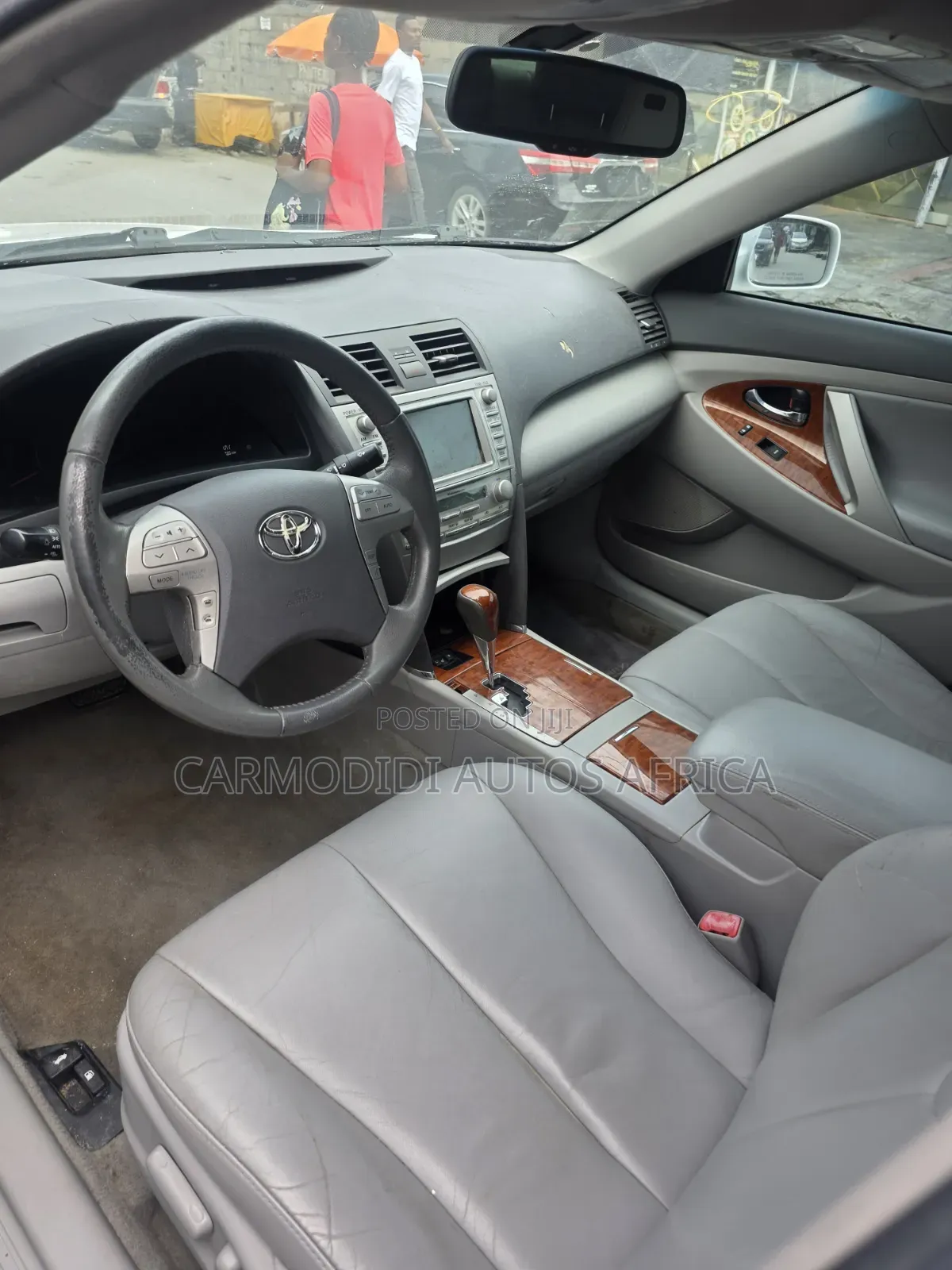 Toyota Camry XLE V6 4dr Sedan (3.5L 6cyl 6AM) 2010 White