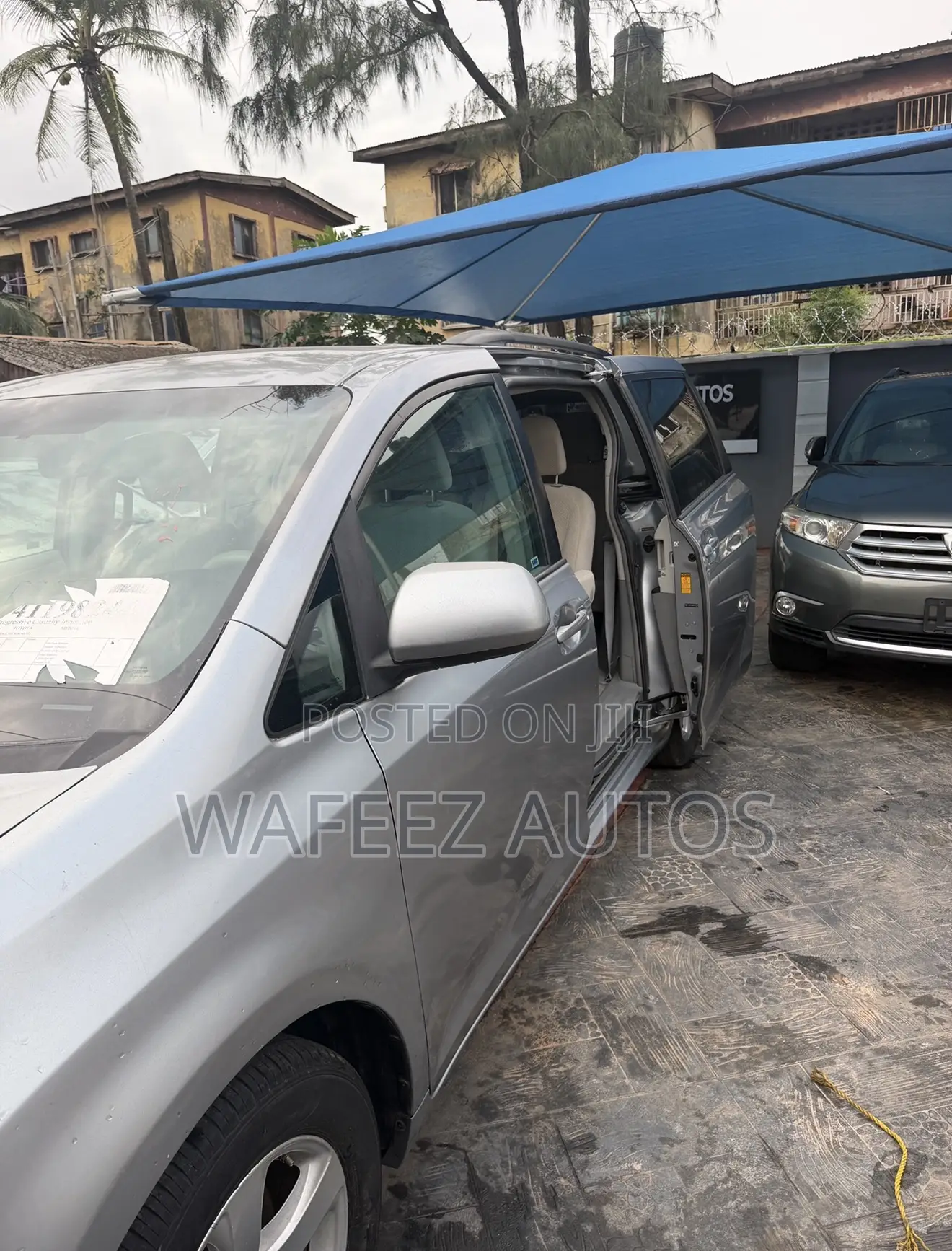 Toyota Sienna LE FWD 8-Passenger 2013 Silver