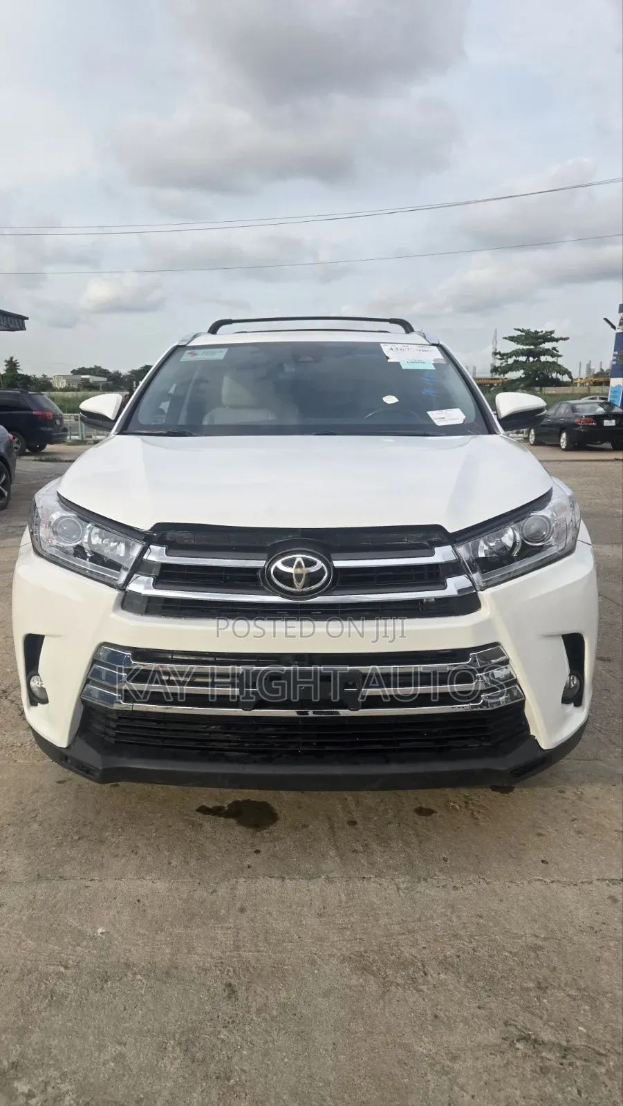Toyota Highlander XLE 4x2 V6 (3.5L 6cyl 8A) 2018 White