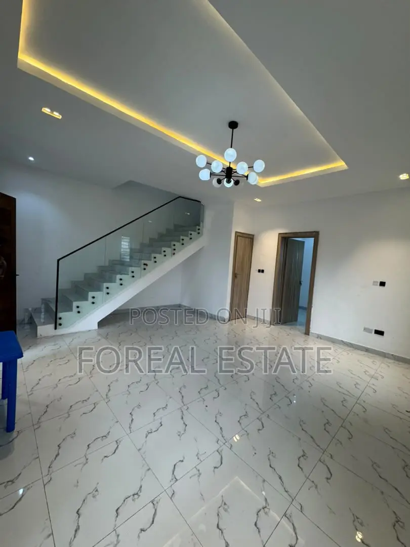 4bdrm Duplex in Ikota for rent