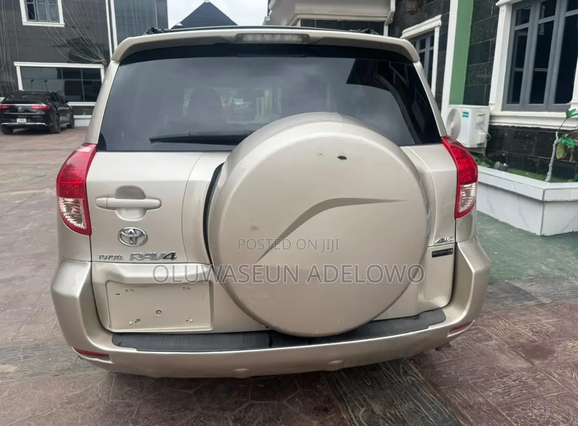 Toyota RAV4 Sport 2007 Gold