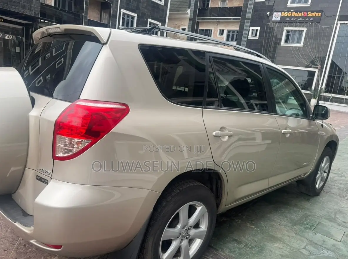 Toyota RAV4 Sport 2007 Gold