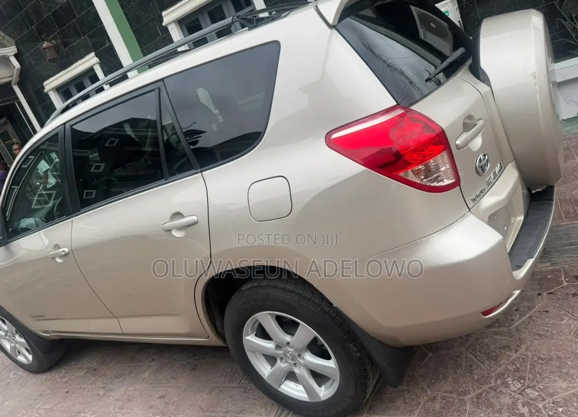 Toyota RAV4 Sport 2007 Gold