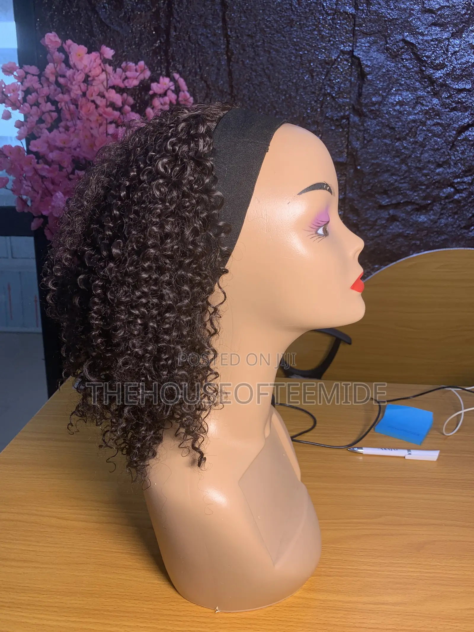 Banded Wavy Wig