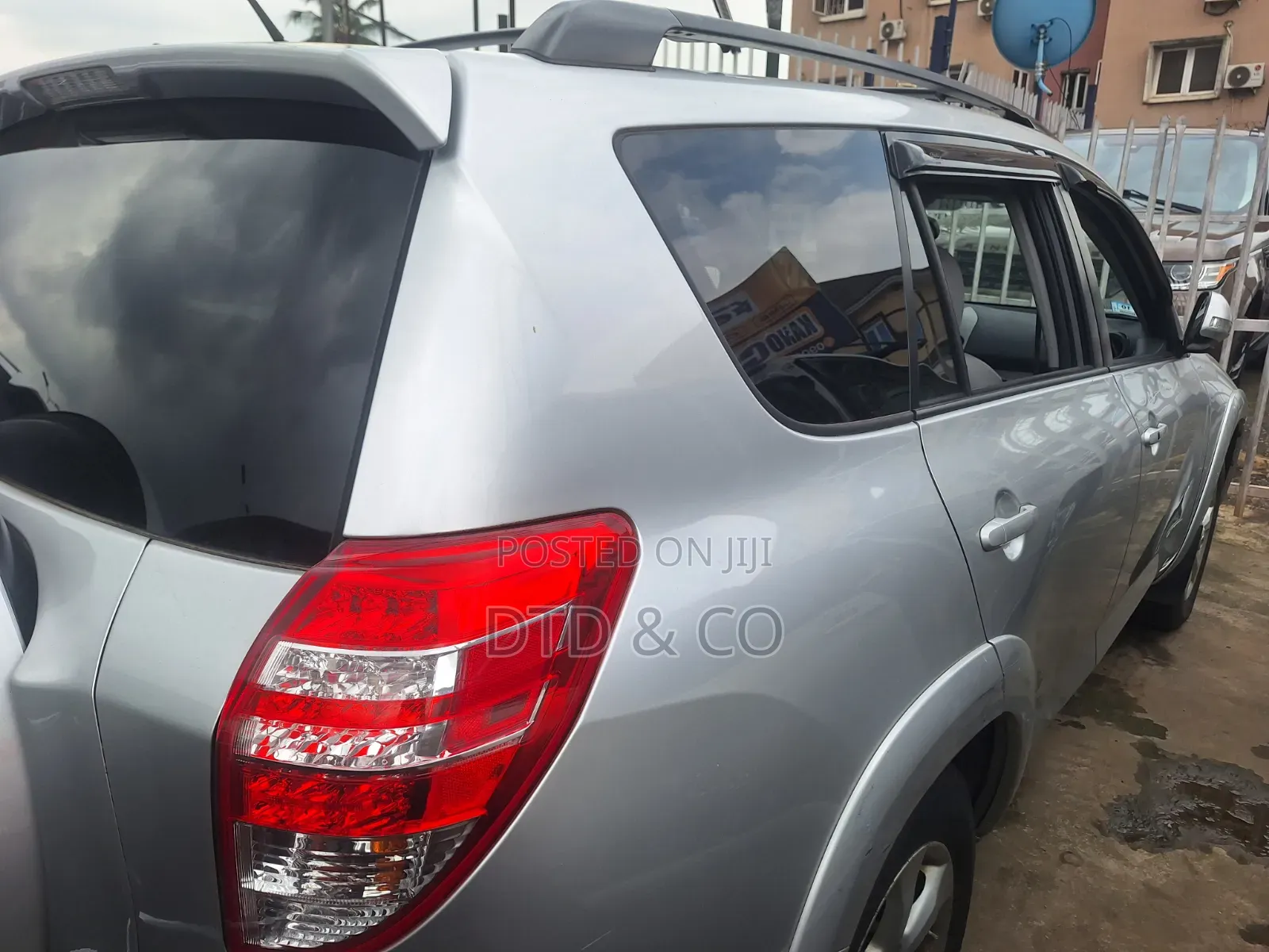 Toyota RAV4 2011 Silver