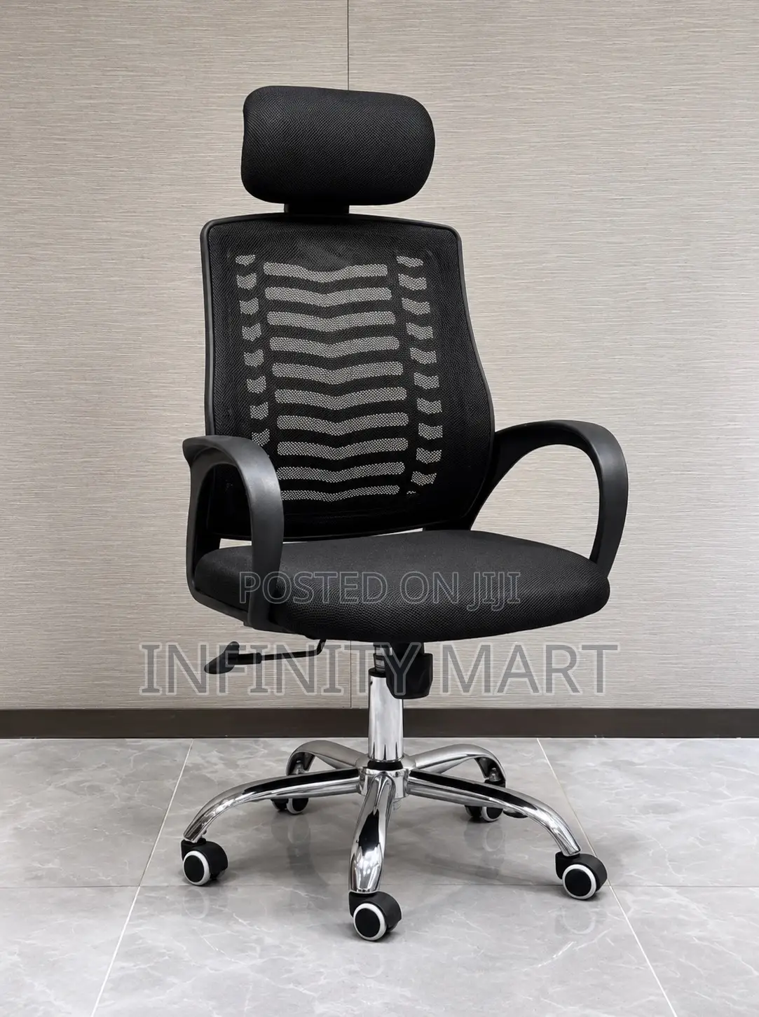 Office Chair With Comfortable Head Support.