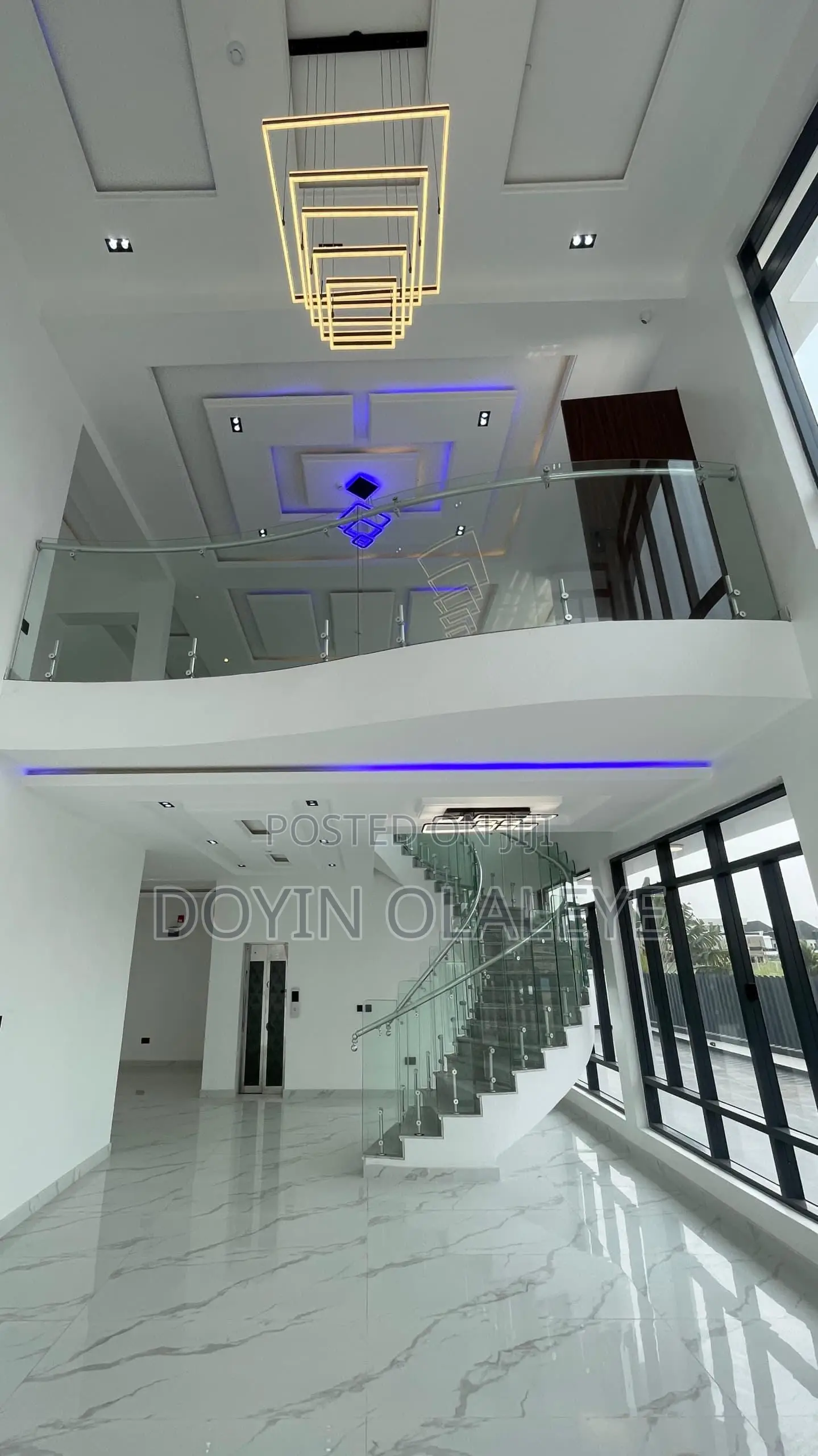 5bdrm Mansion in Osapa london for sale