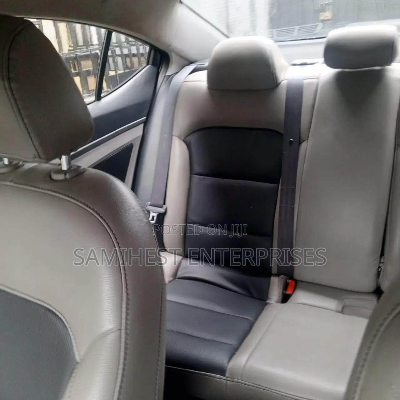 Hyundai Elantra 2018 Silver