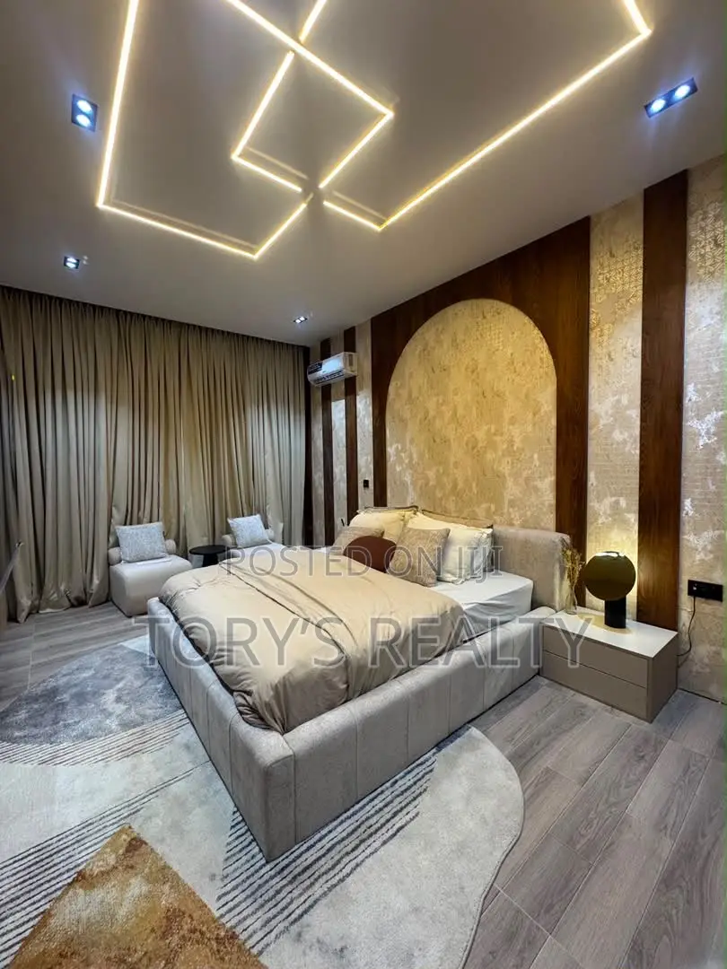 2bdrm Apartment in Lekki Phase 1 for sale