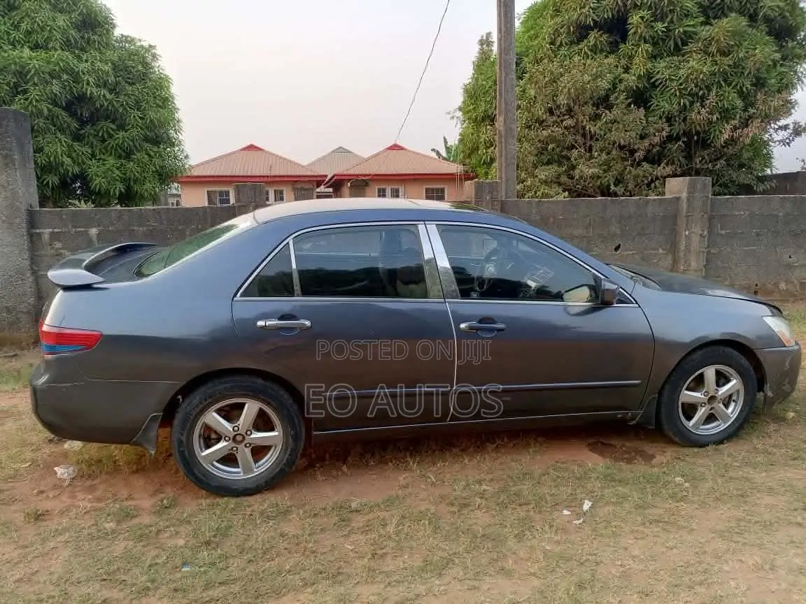 Honda Accord 2004 Gray