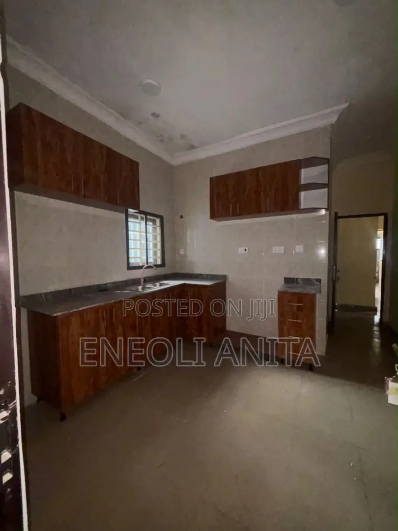 3bdrm Block of Flats in Idu for rent
