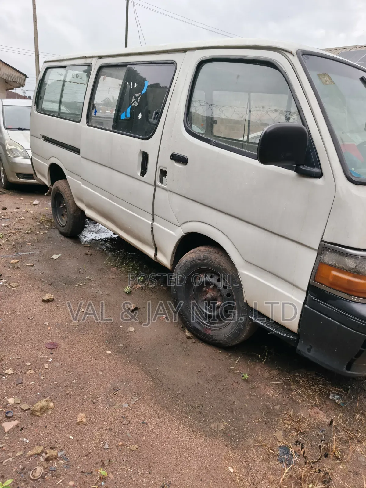 Toyota HiAce 1998 White