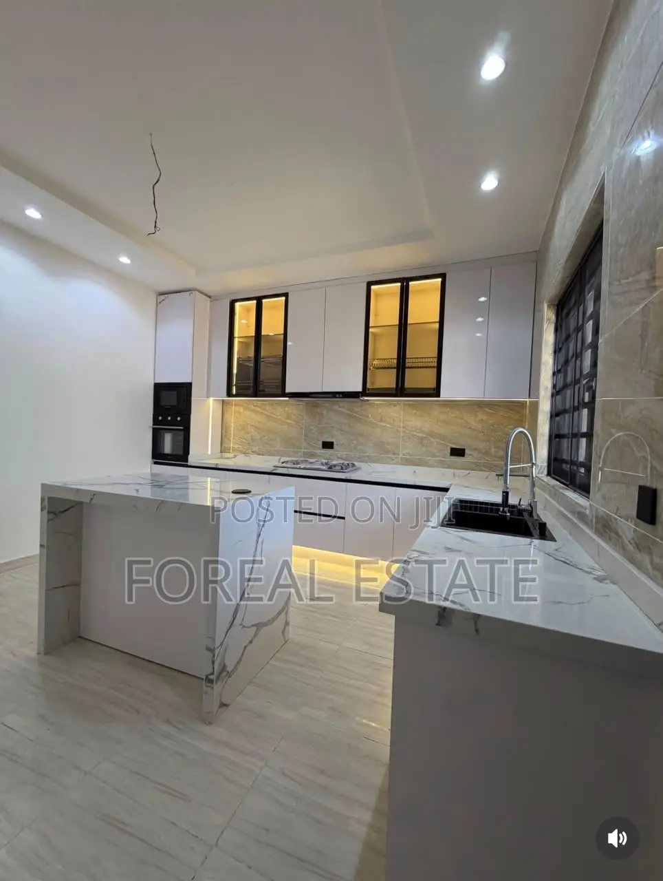 3bdrm Maisonette in Lekki Phase 1 for rent