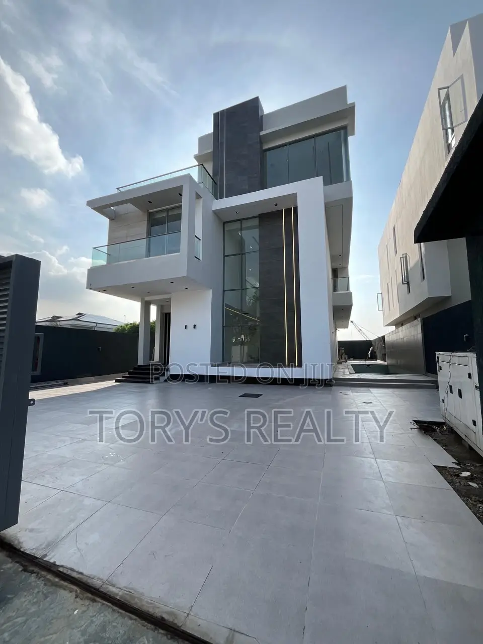 5bdrm Duplex in Ikoyi S.W for sale