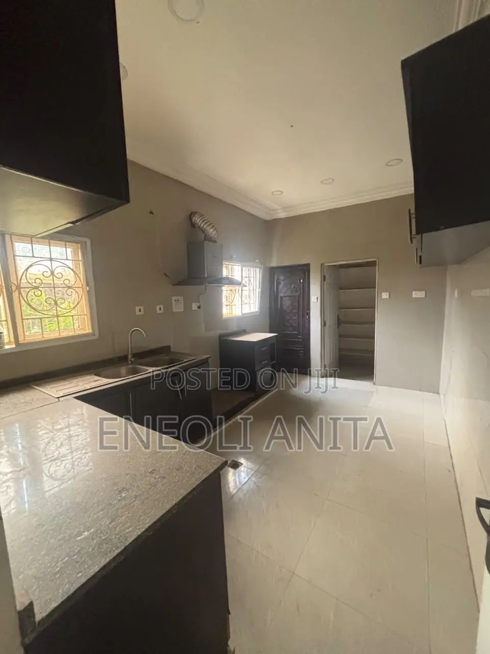 4bdrm Duplex in Idu for sale