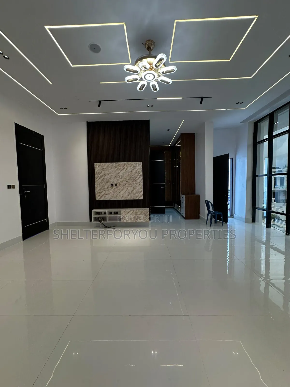 5bdrm Duplex in Off Lekki-Epe Expressway for sale