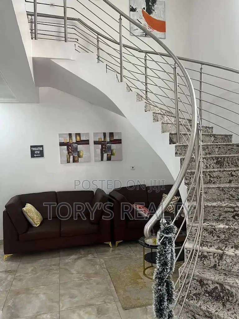 10bdrm Duplex in Lekki Phase 1 for sale