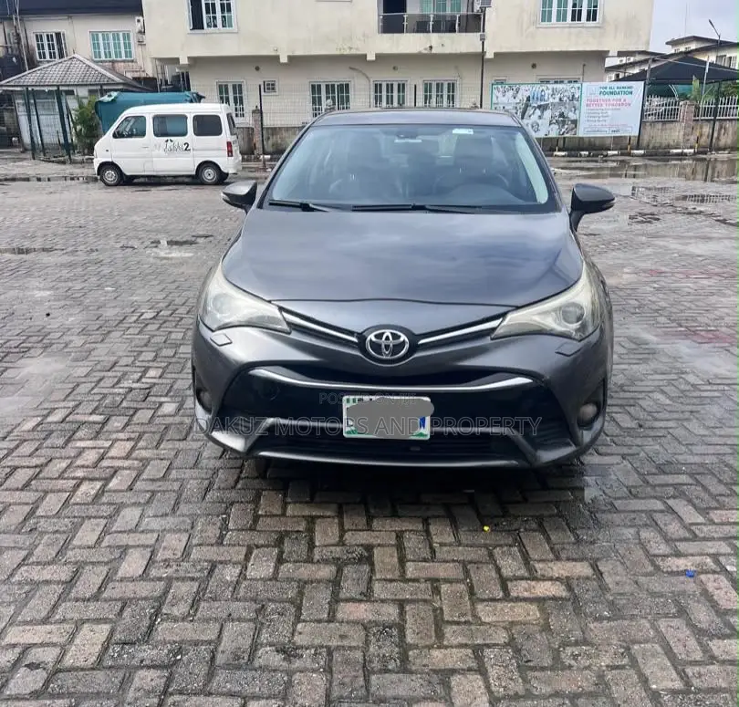 Toyota Avensis 2017 Black