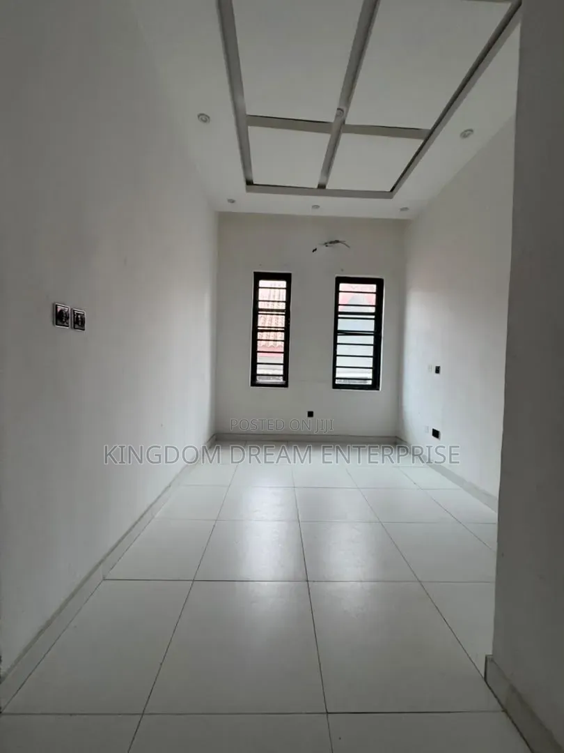 4bdrm Duplex in Ologolo Lekki Lagos for rent