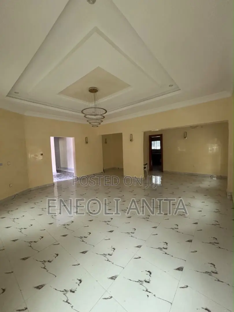 5bdrm Duplex in Idu for sale
