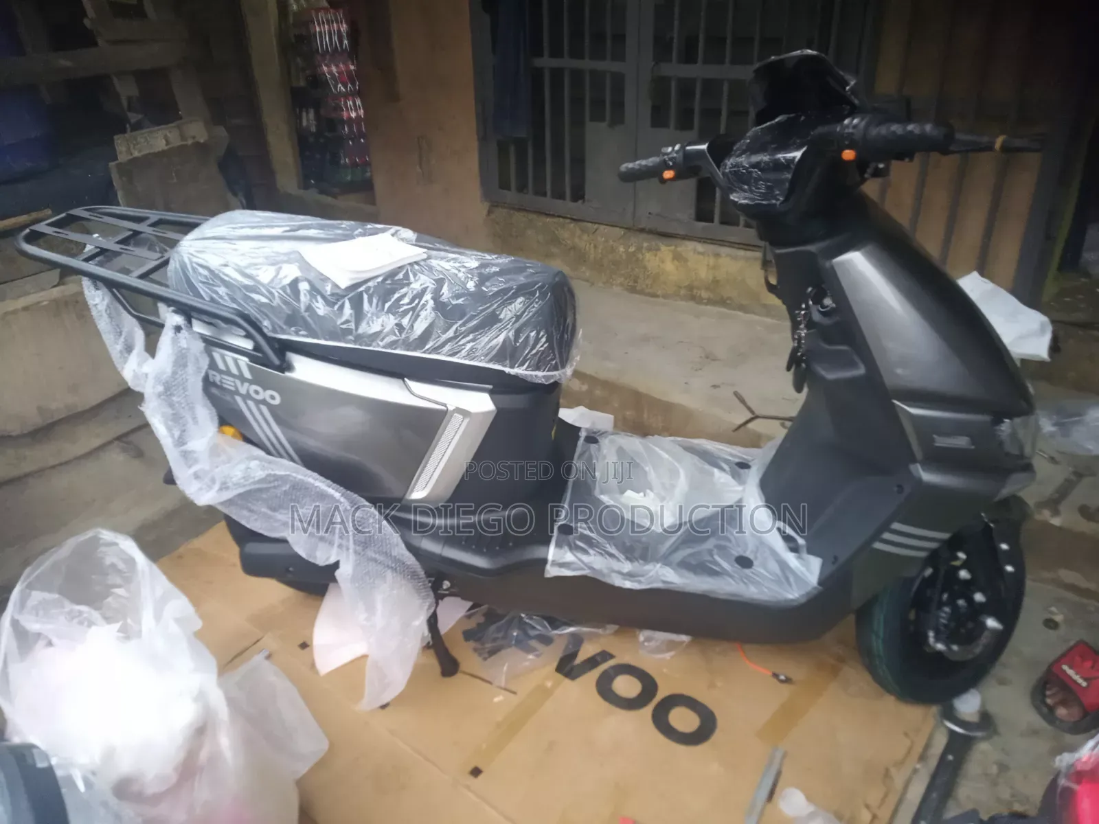 New Revoo A12 2026 Silver