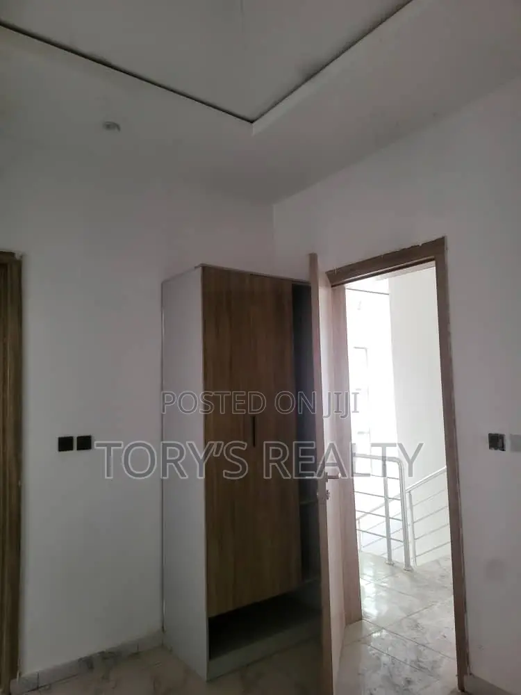 3bdrm Duplex in Lekki Expressway for sale