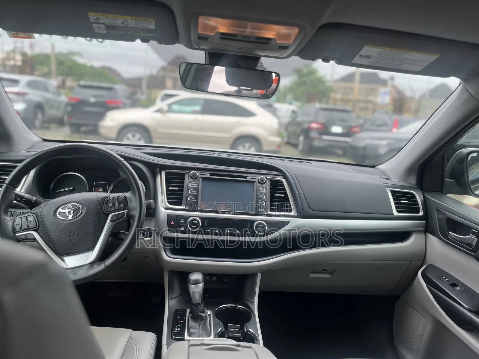 Toyota Highlander XLE 2019 Silver