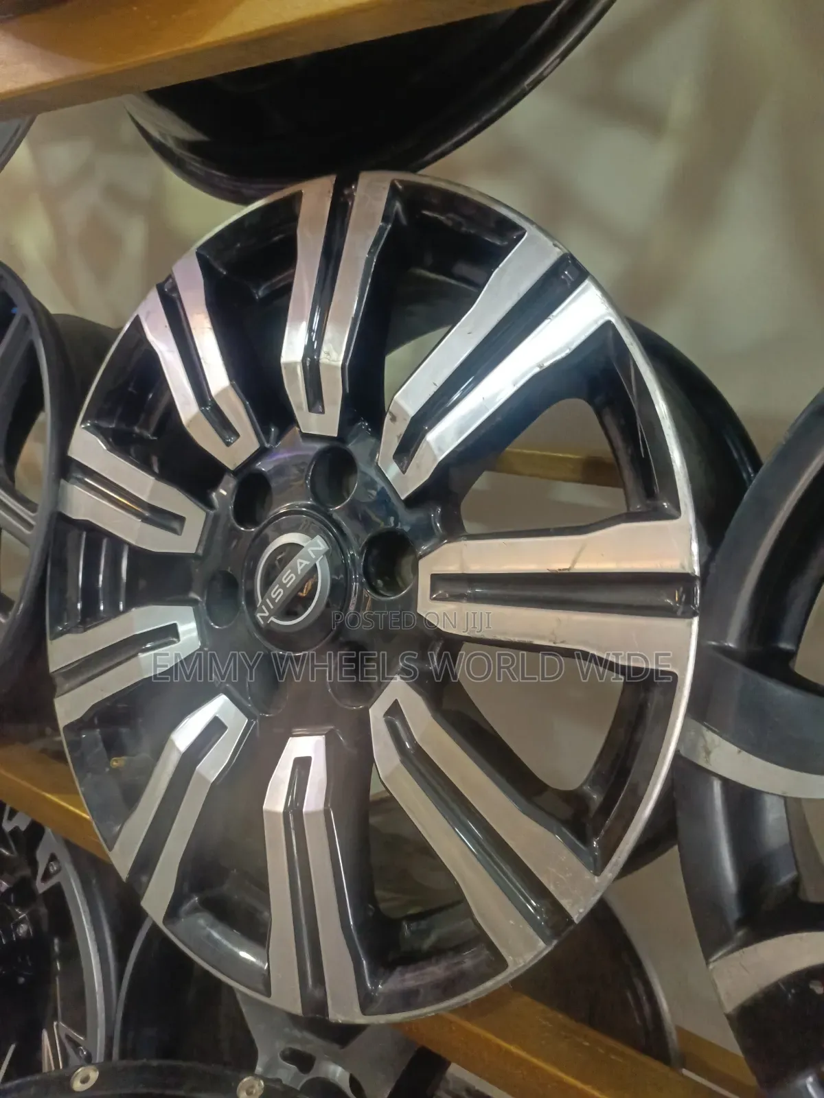 18inches for Nissan Patro 6hole Black and Stainless Tokunbo