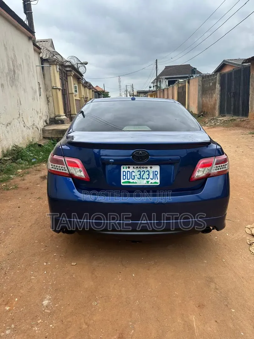 Toyota Camry SE V6 4dr Sedan (3.5L 6cyl 6AM) 2010 Blue