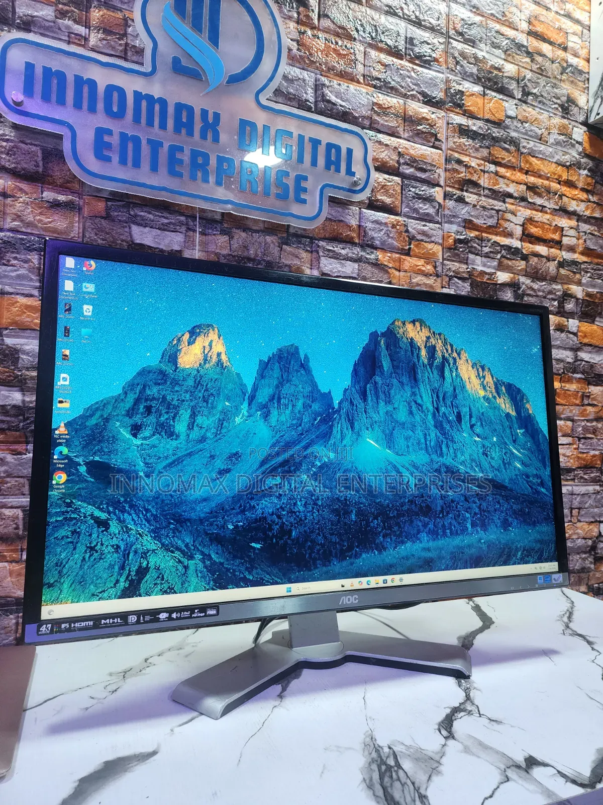 AOC 32-Inch IPS LED UHD Display With PIP /PBP Speakers Hdmi Monitor