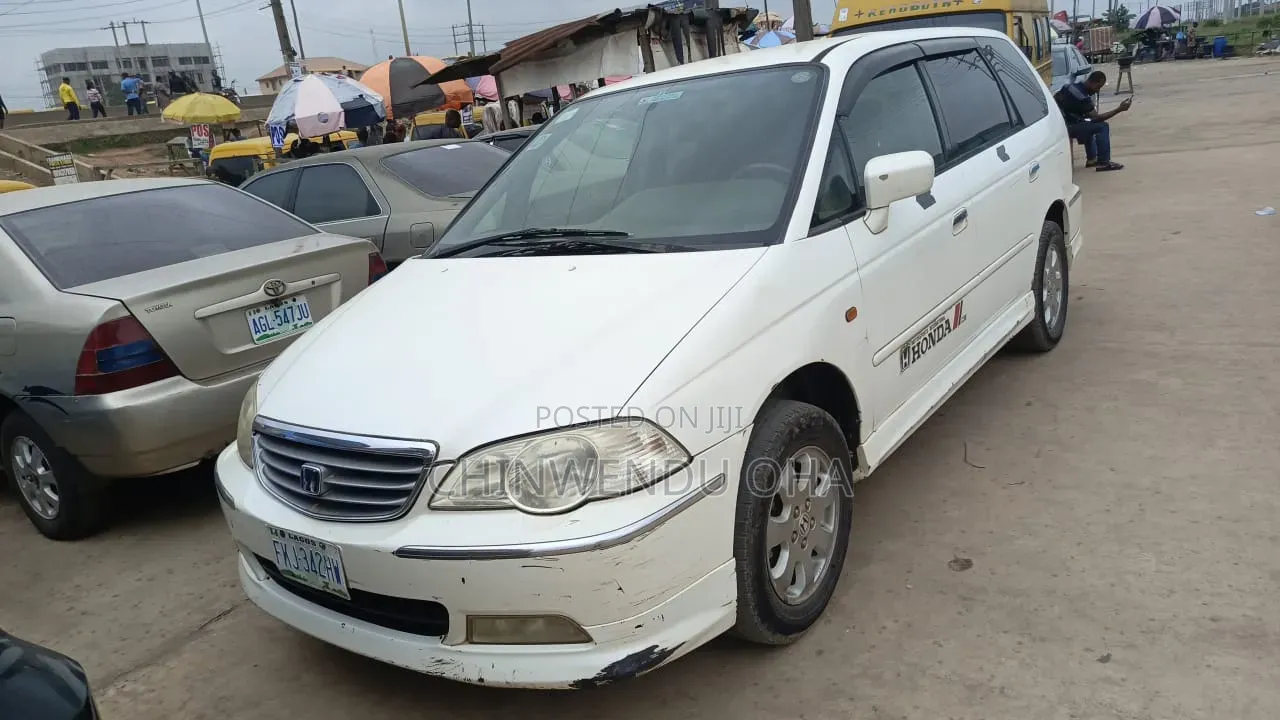 Honda Odyssey 2002 White