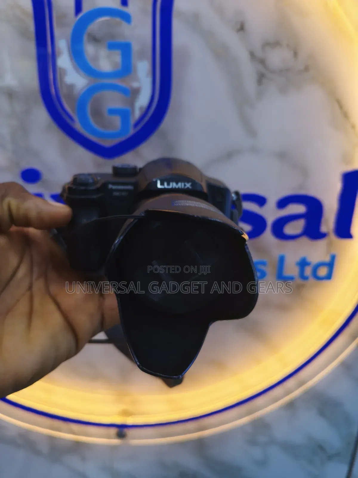 Panasonic Lumix DMC - FZ7 Digital Camera