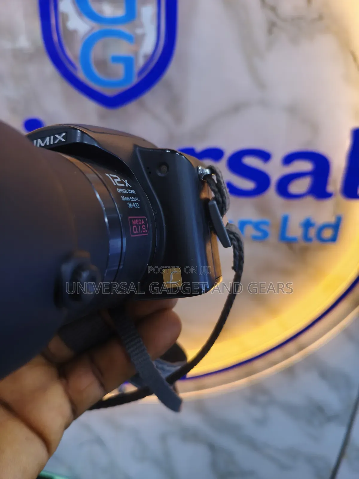 Panasonic Lumix DMC - FZ7 Digital Camera
