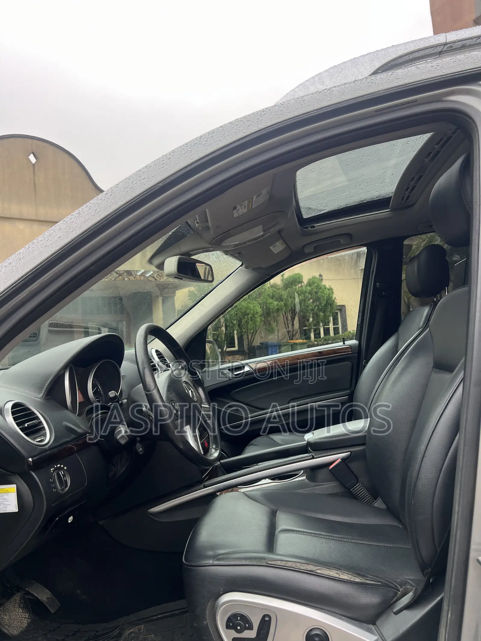 Mercedes-Benz GL-Class 2010 Silver