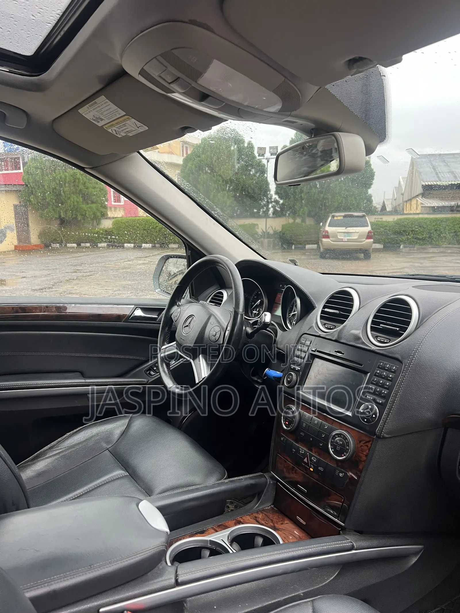 Mercedes-Benz GL-Class 2010 Silver