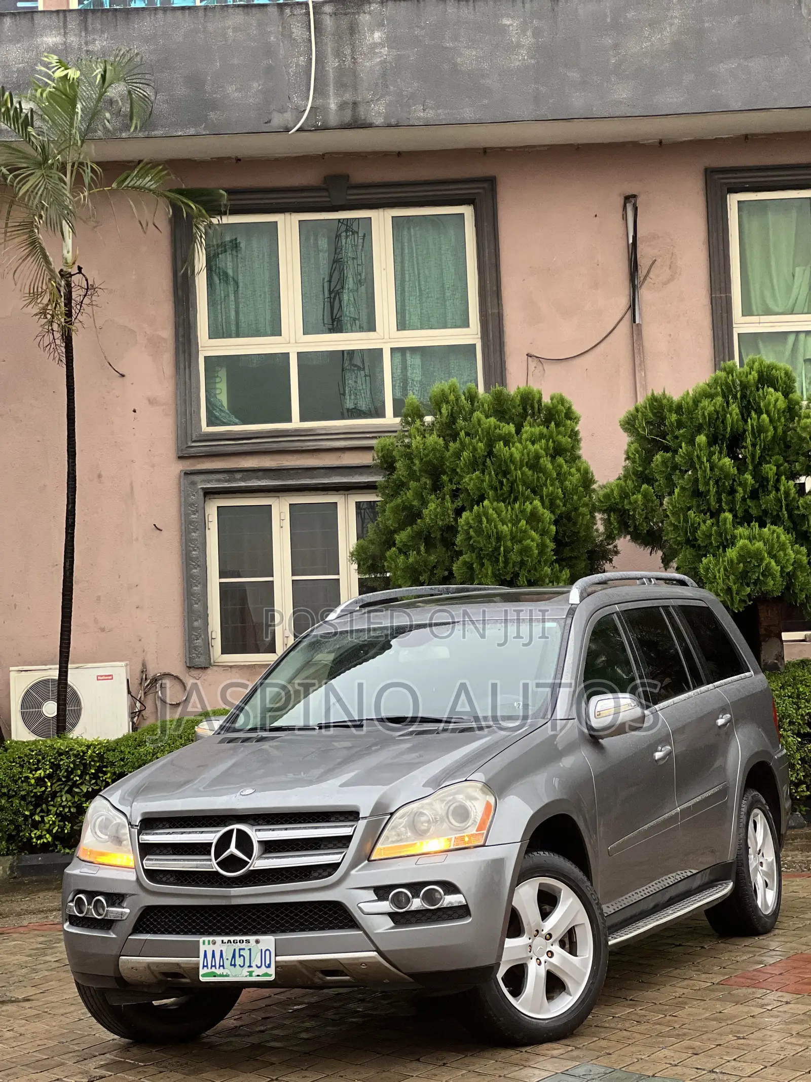 Mercedes-Benz GL-Class 2010 Silver