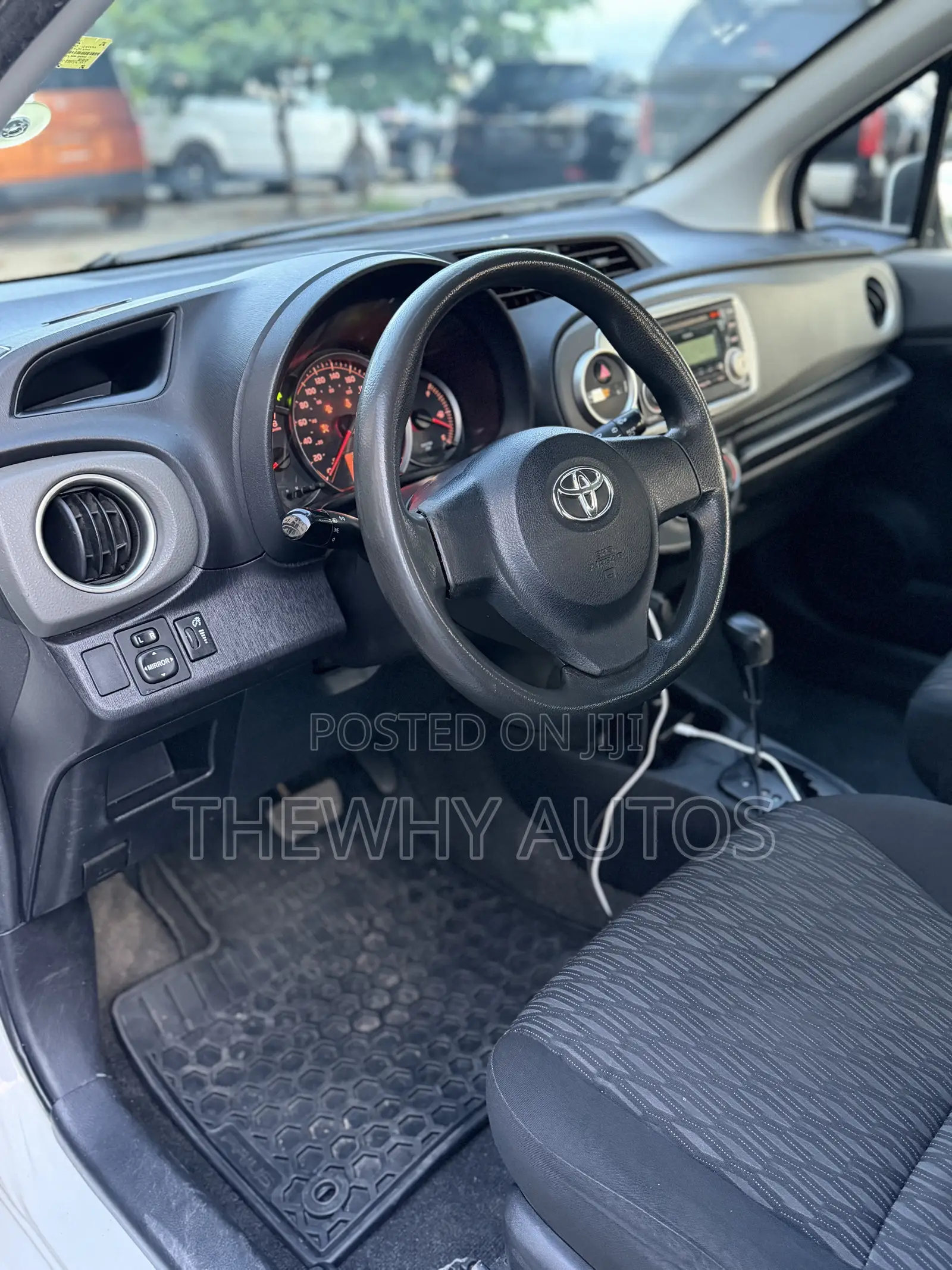Toyota Yaris LE Hatchback 5dr 2014 White