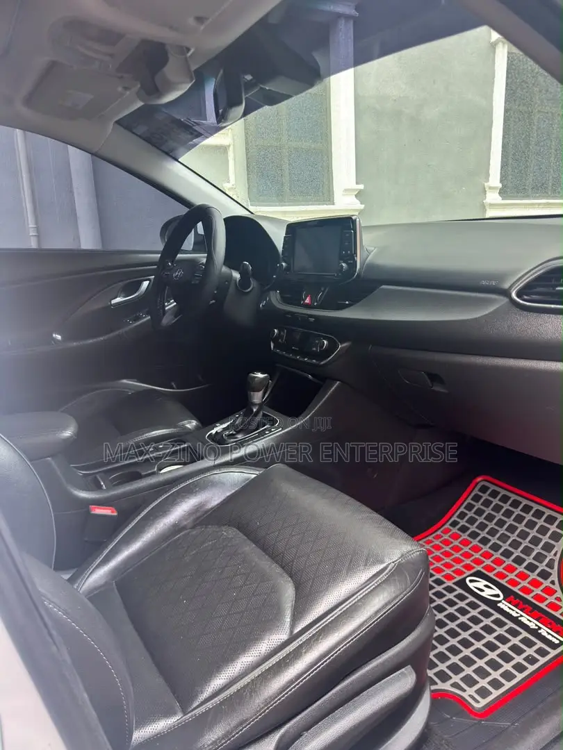 Hyundai Elantra Sport 2018 White
