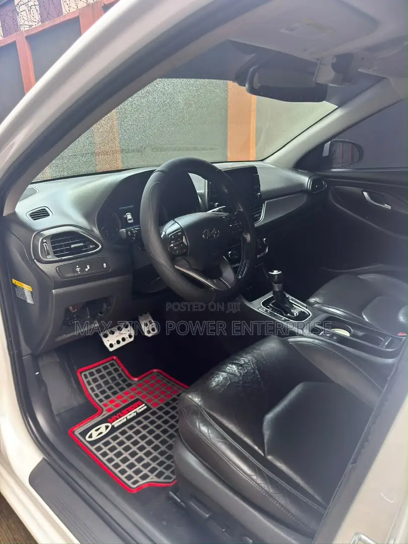 Hyundai Elantra Sport 2018 White