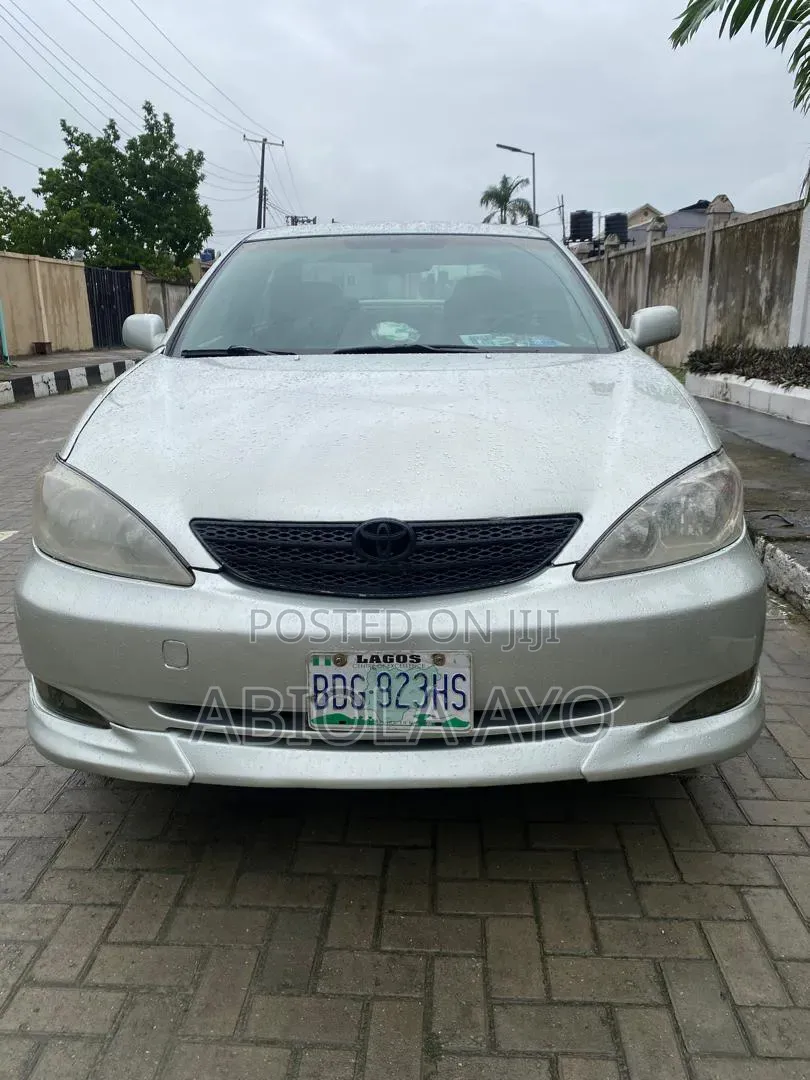 Toyota Camry 2004 Silver