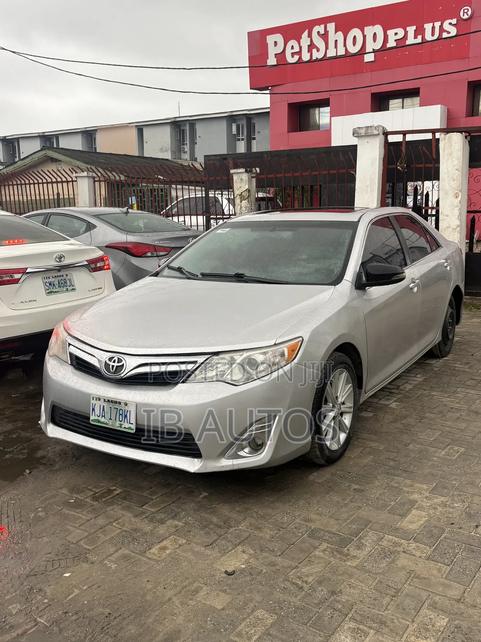 Toyota Camry XLE 4dr Sedan (2.5L 4cyl 6A) 2013 Silver