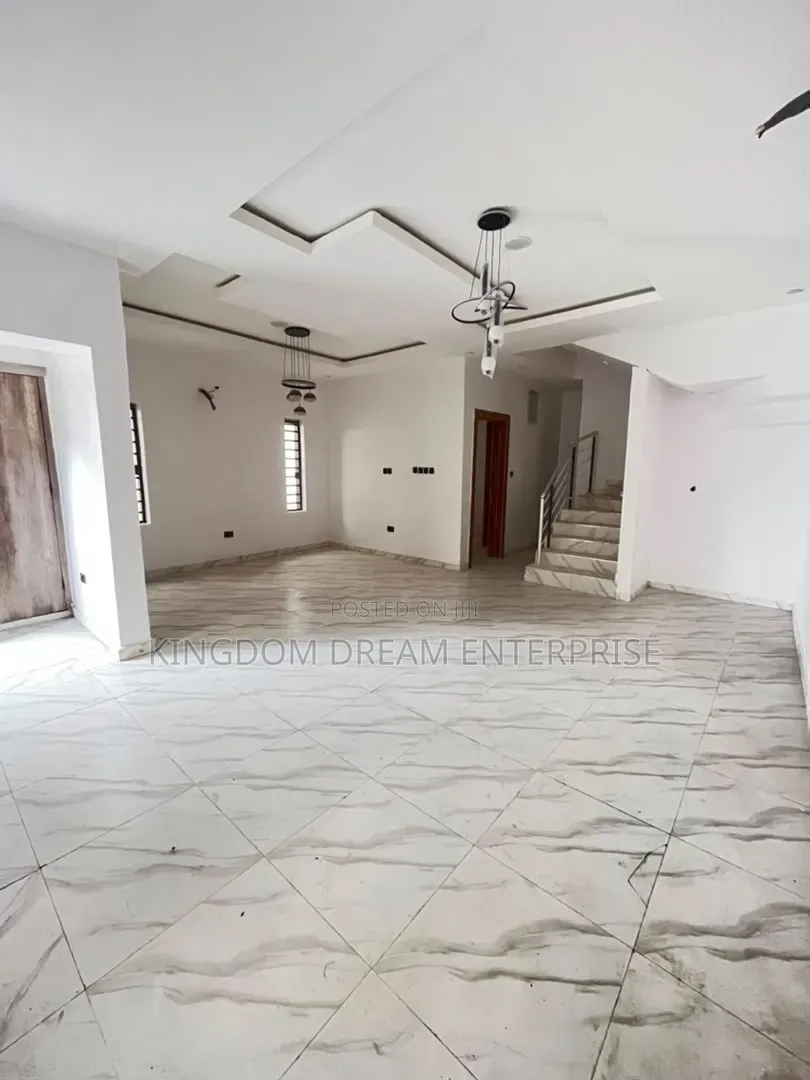 3bdrm Block of Flats in Garki Abuja Nigeria for sale
