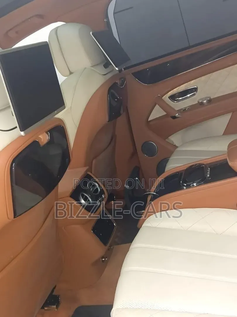Bentley Bentayga 2017 Silver