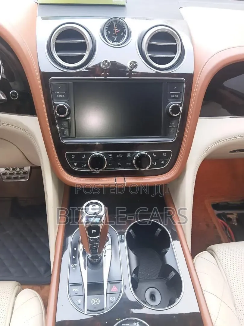 Bentley Bentayga 2017 Silver