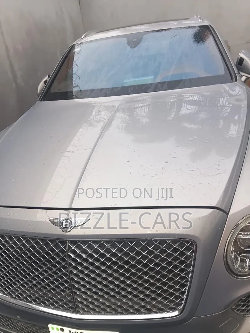 Bentley Bentayga 2017 Silver