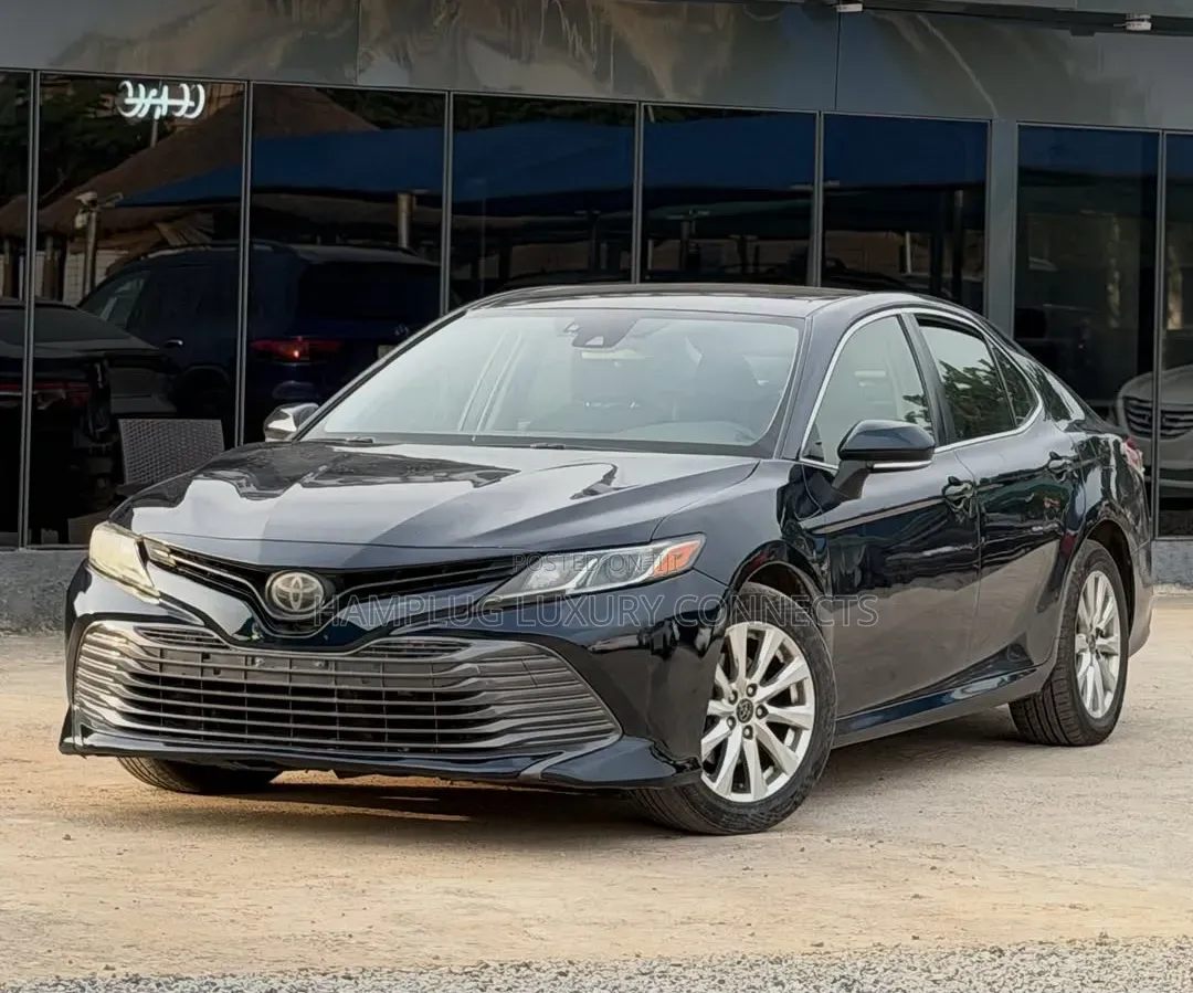 Toyota Camry 2018 Blue