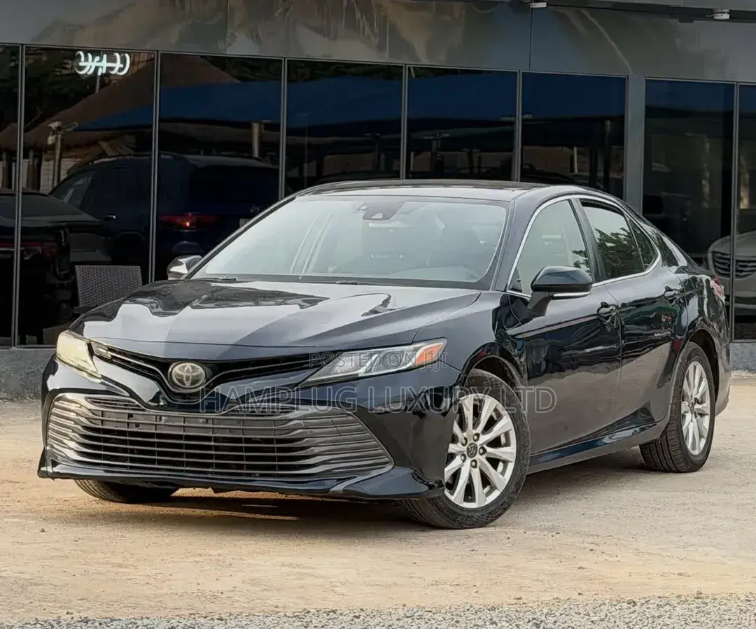 Toyota Camry 2018 Blue