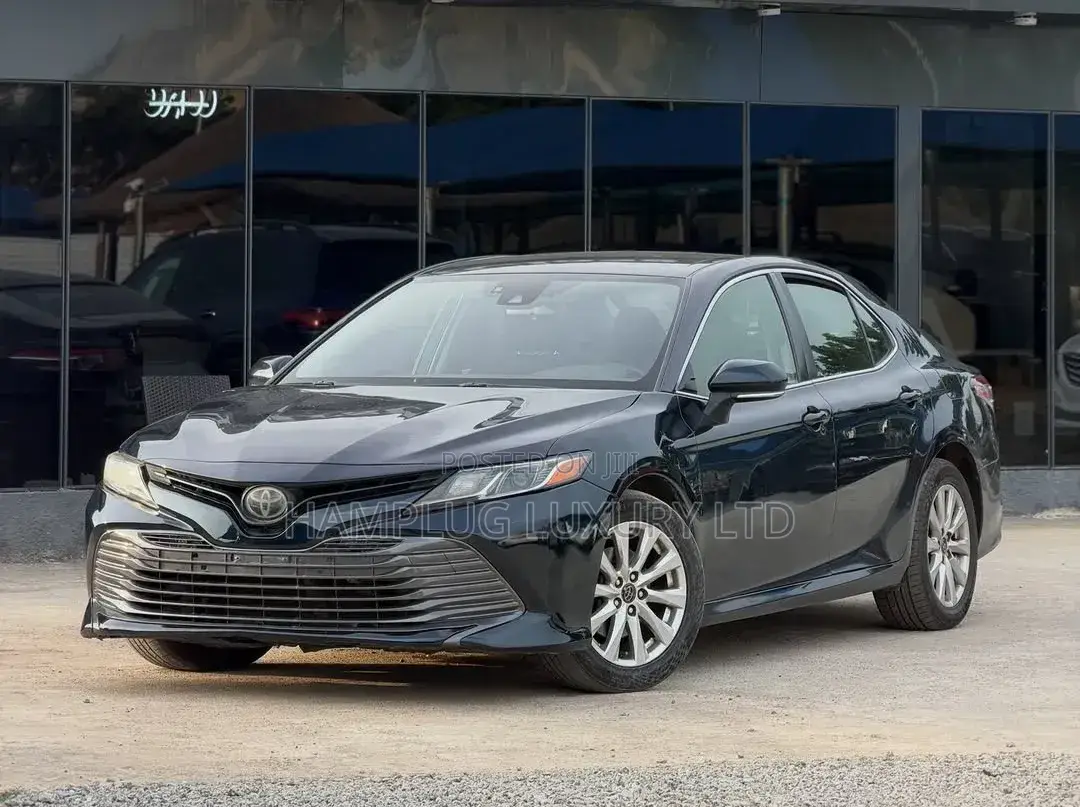 Toyota Camry 2018 Blue